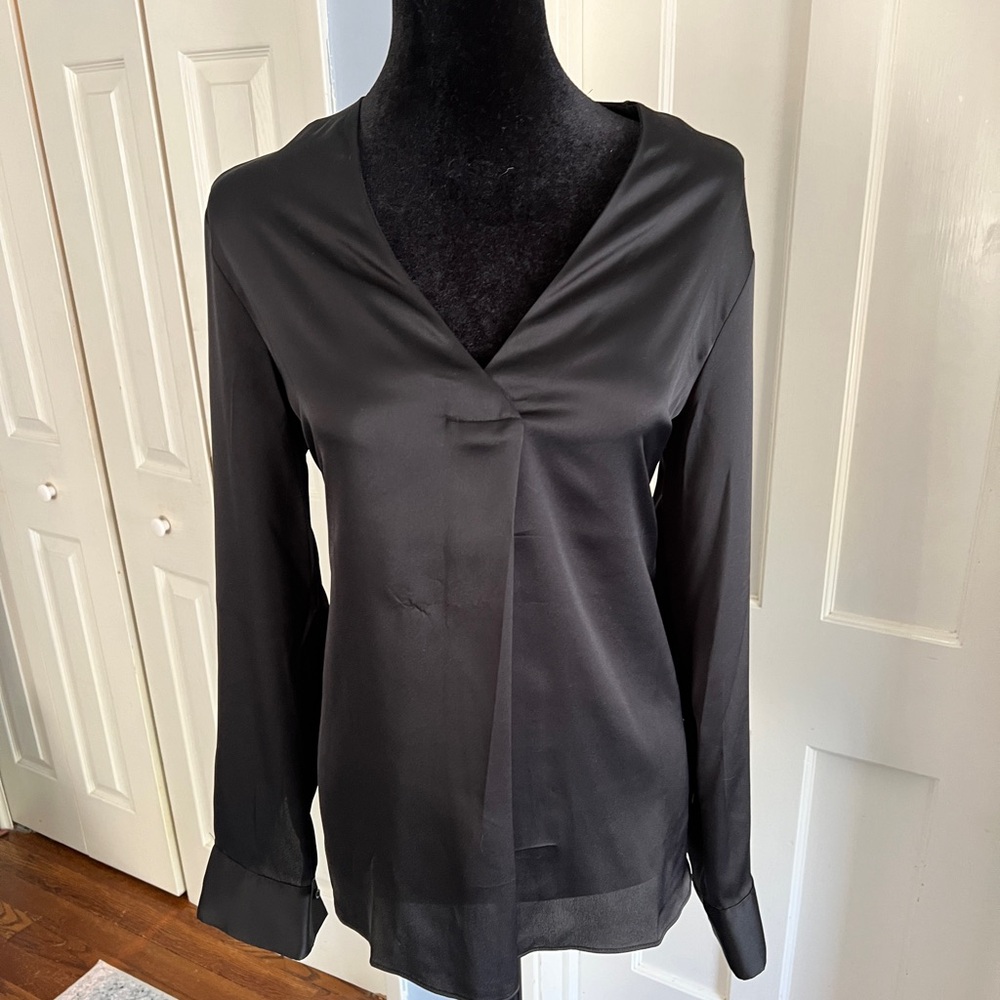 Banana Republix Satun Black Blouse Size M NEW